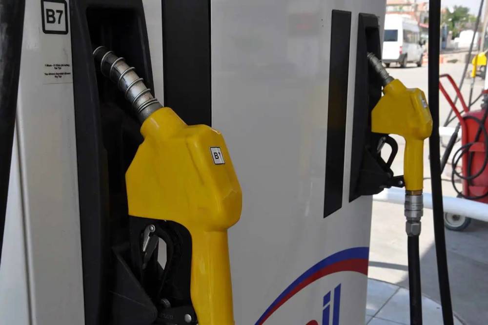 Benzin ve motorin zammı iptal edildi