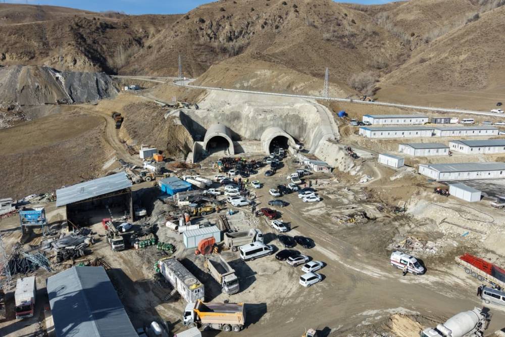 Bakan Uraloğlu Kırık ve Dallıkavak tünellerinde incelemelerde bulundu