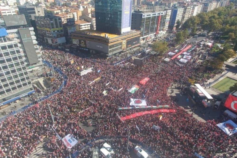 Yüz binlerin katıldığı 'Gazze Kararlılık Yürüyüşü' dron ile görüntülendi