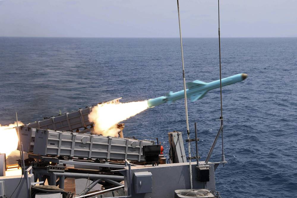 İran'dan balistik füze denemesi