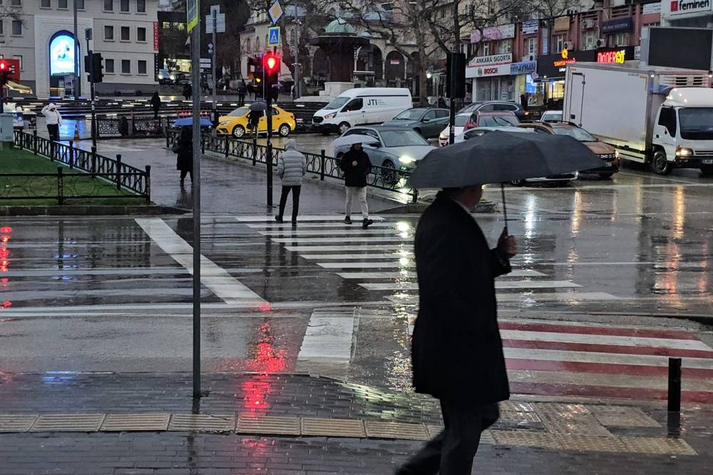 Bursa&rsquo;ya kuvvetli sağanak ve y&uuml;ksek kesimlere kar uyarısı