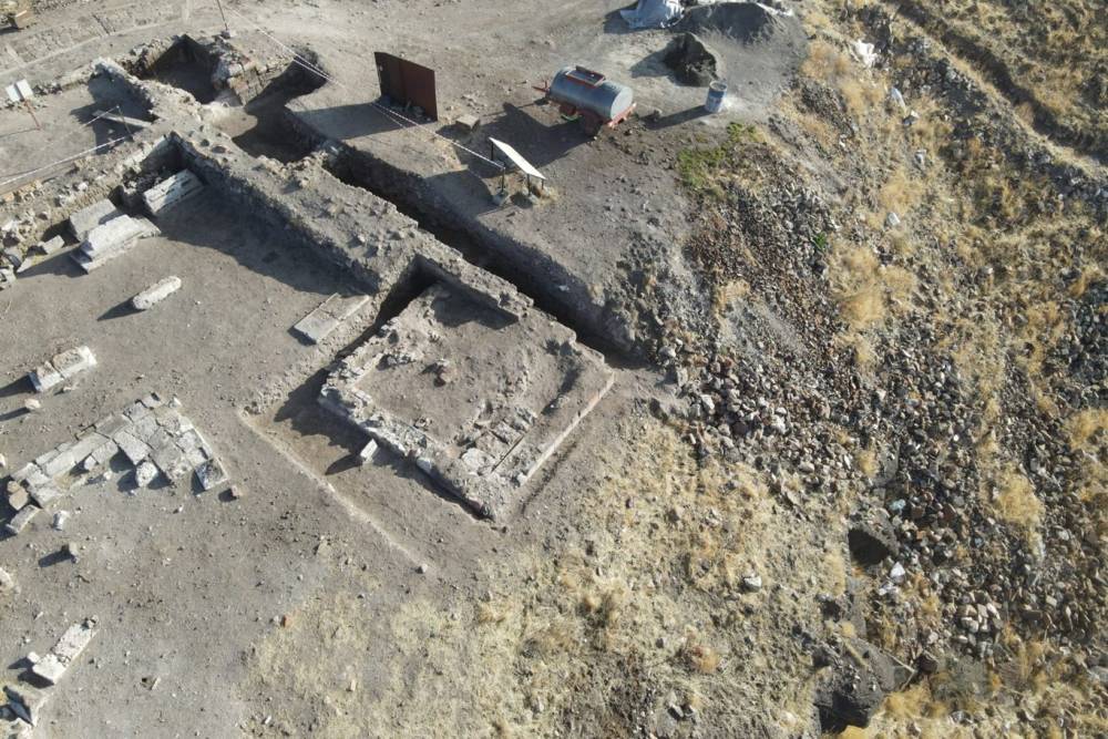 Ani Ören Yeri’nde Selçuklu kümbeti bulundu