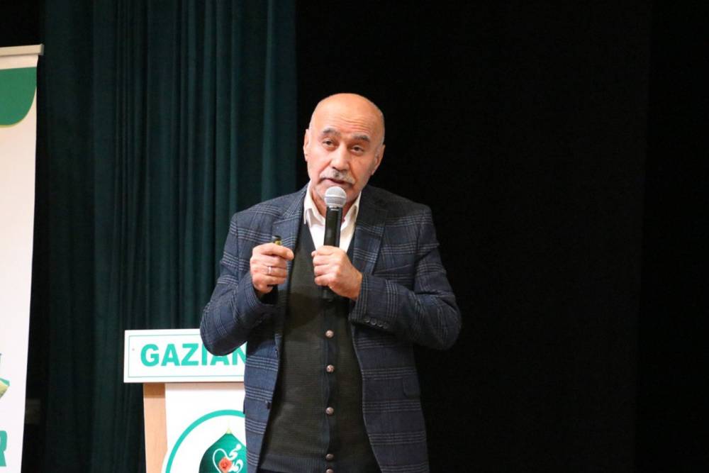 Prof. Dr: Dursun: Vaktimizi namazla disipline edelim