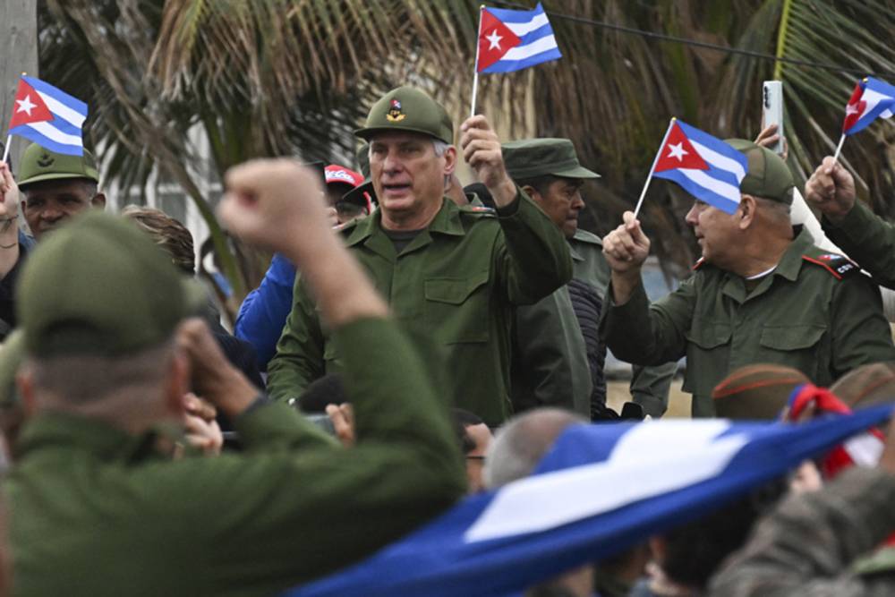 K&uuml;ba&rsquo;da olası bir ABD saldırısına karşı hazırlıklar devam ediyor