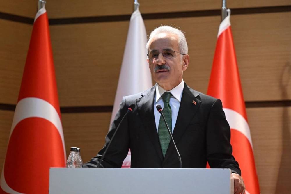 Bakan Uraloğlu: 18 yolcu i&ccedil;in arama kurtarma &ccedil;alışmaları devam ediyor