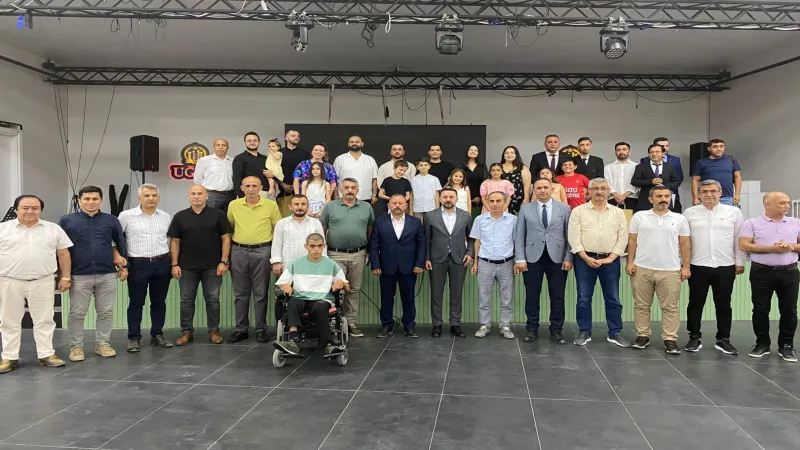 Karacaoğlan'ın torunlarından muhteşem eser... Düziçi'nin güzellikleri dünyaya tanıtılıyor